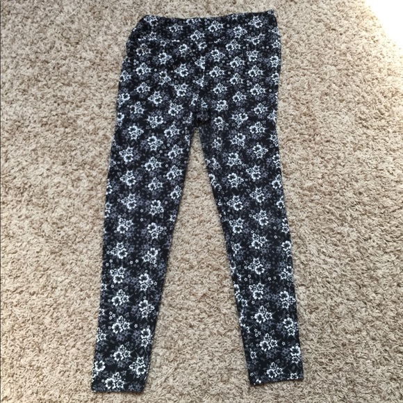 Lularoe TC leggings - Picture 2 of 8