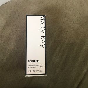 mary kay day solution sunscreen