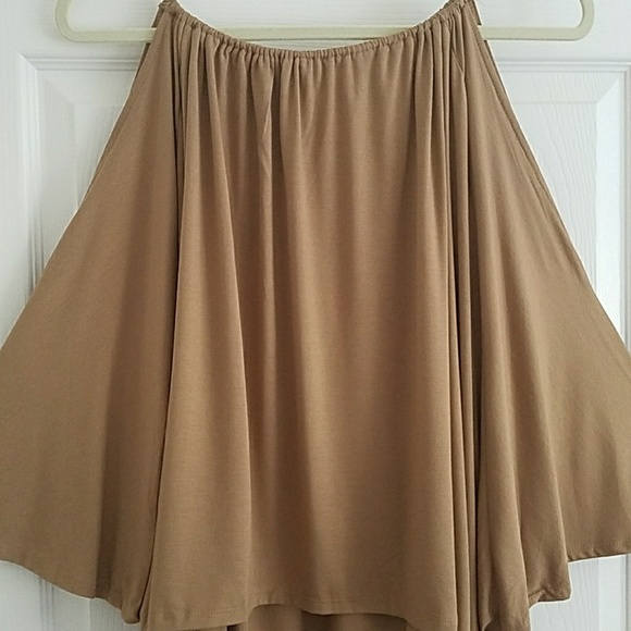 1 LEFT - Beautiful Cold Shoulder Top - Picture 3 of 3