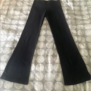 LuluLemon Yoga pants flare size 4