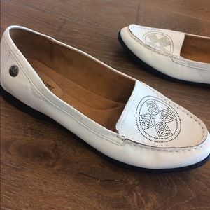 White naturalizers | EUC - Size 8