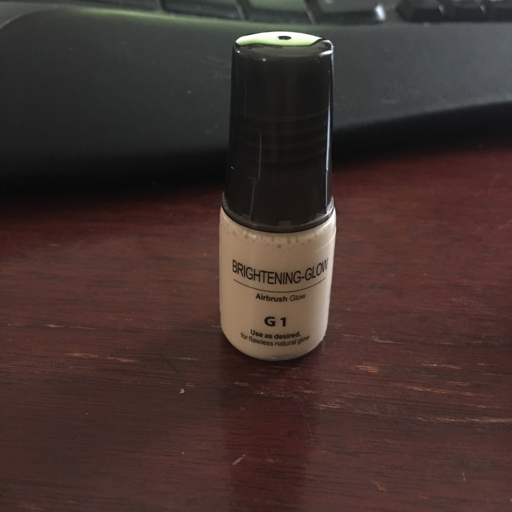 Luminess Air Silk makeup Few left