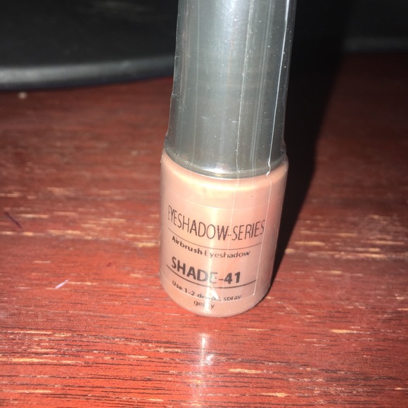 Luminess Air Silk makeup Few left - Picture 5 of 5