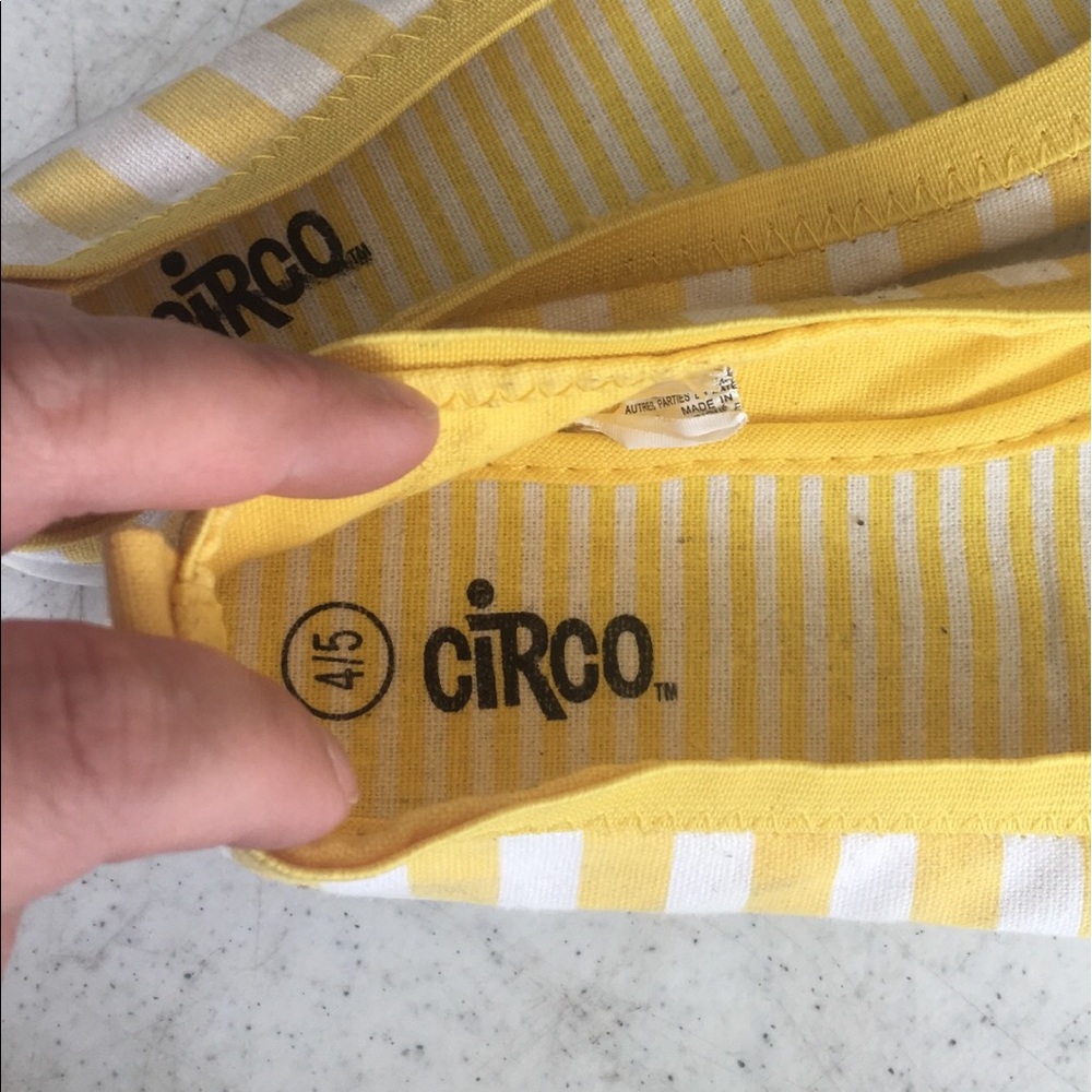 Cloth Shoes - Picture 2 of 2