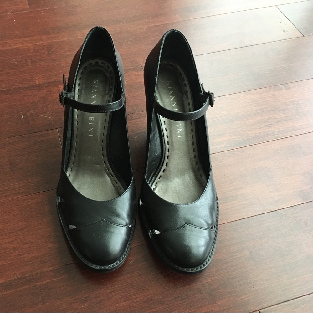 Gianni Bini Mary Jane heeled shoes