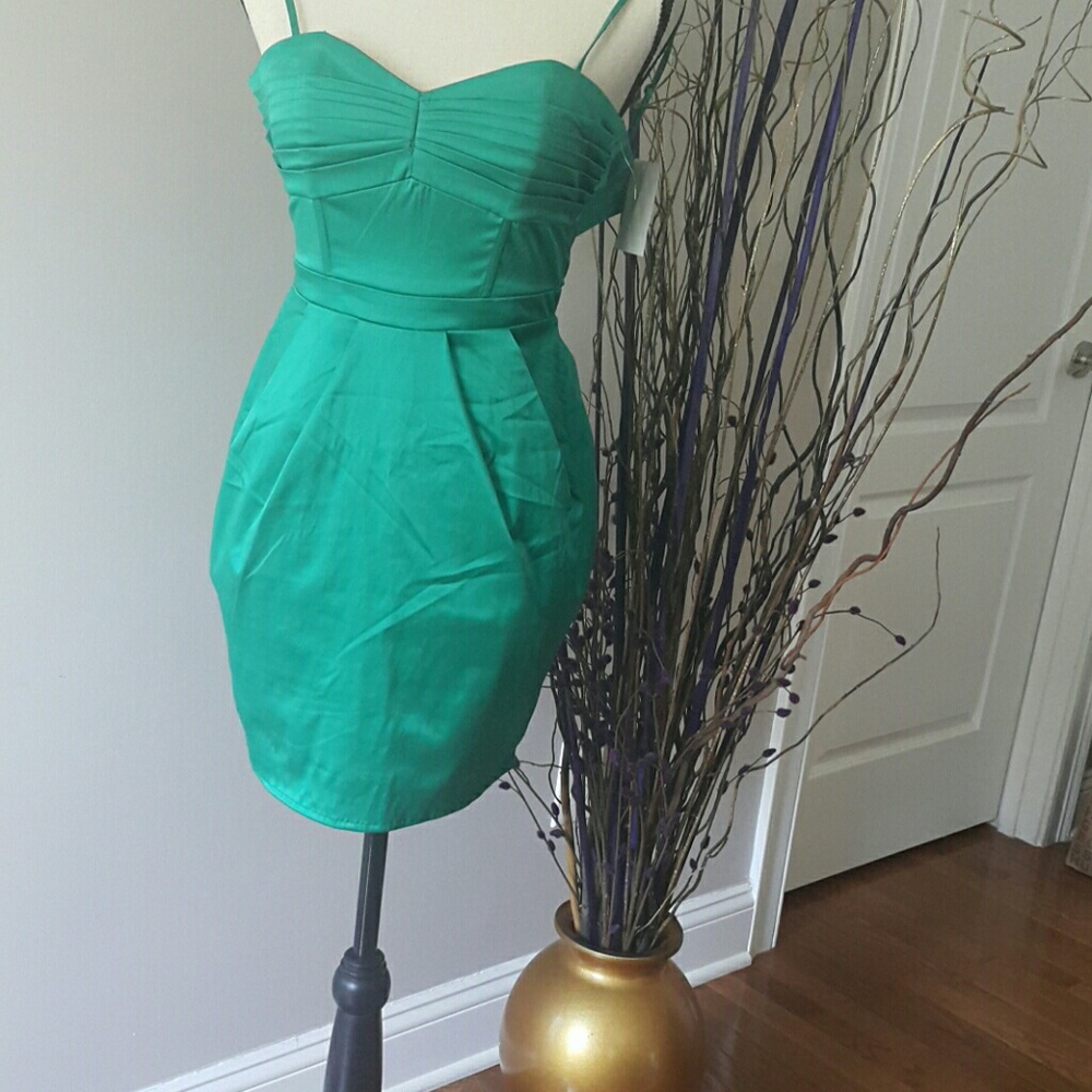 Green midi dress