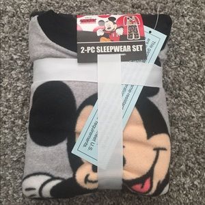 2 peice sleepwear set - size 4t