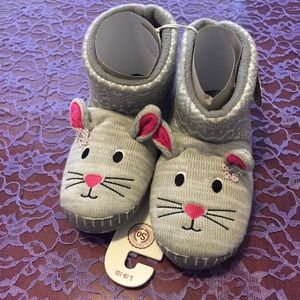 🎉Price drop!!🎉Slippers/ great Christmas gift! 🎁