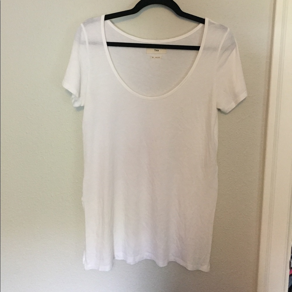 Aritzia TNA White T Shirt