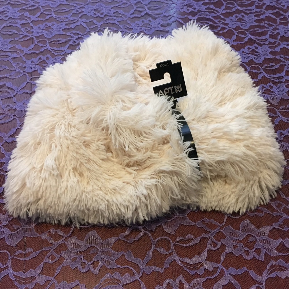 Faux fur cowl scarf /great Christmas gift 🎁