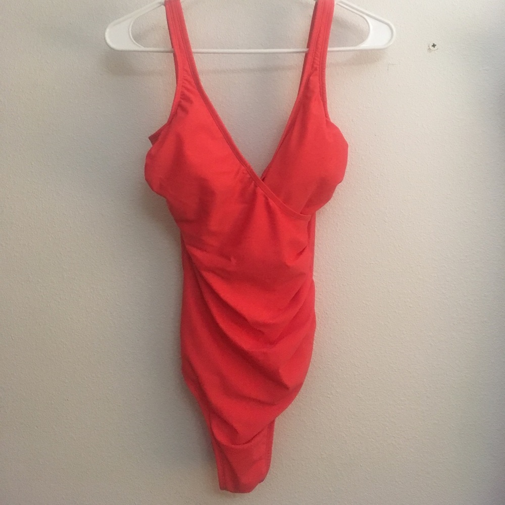 SZ 8 MIRACLESUIT Swimsuit Bright Coral