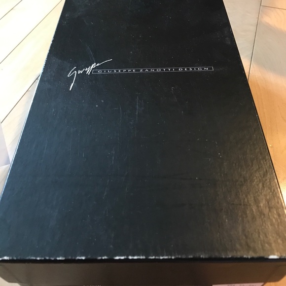 Giuseppe Zanotti - Picture 7 of 7