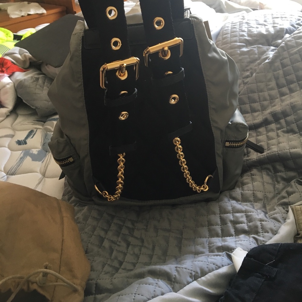 Authentic Burberry backpack - Picture 2 of 6