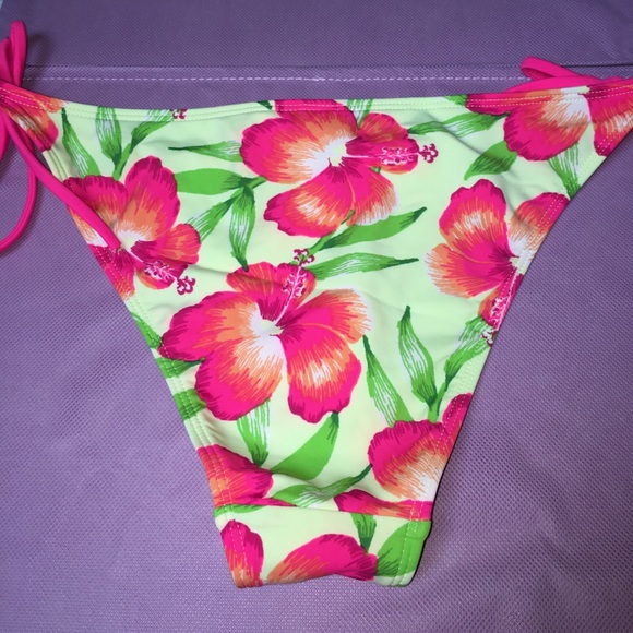 Hollister Other - Beautiful Hibiscus Low Cut Bikini Bottoms