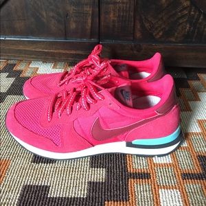 Nike Casual Tennis Shoes