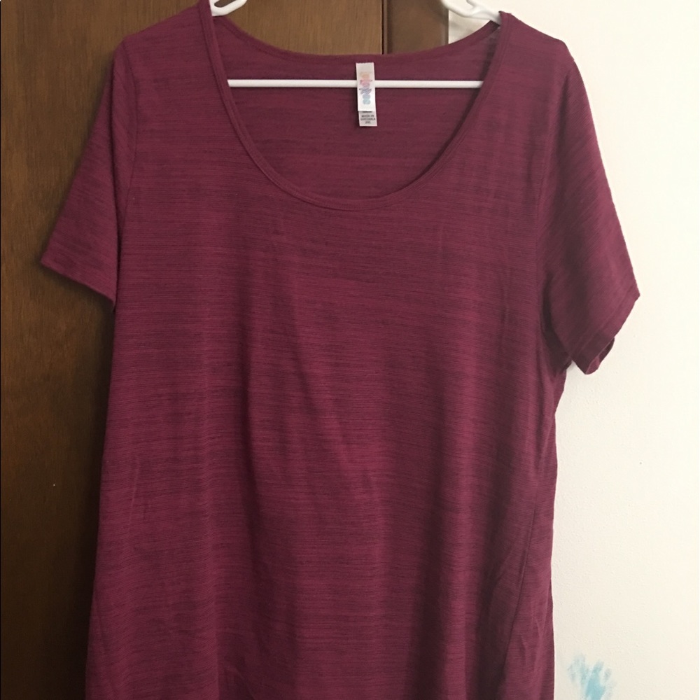 2XL LuLaRoe Classic Tee in Dark Magenta