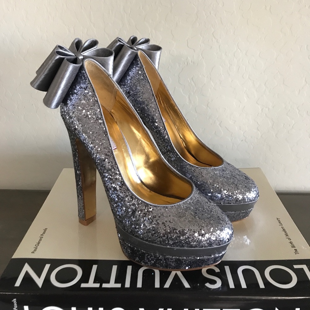Ted Baker London Oaker glitter bow pump heel