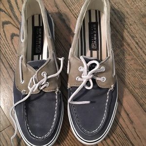 Sperry canvas top side
