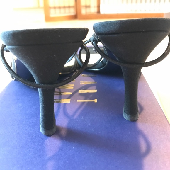 Stuart Weitzman - Picture 4 of 5