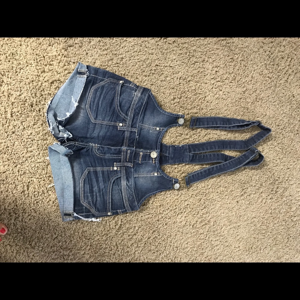 Jean short with straps