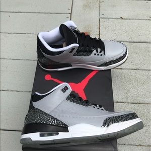Men's  81/2 - Air Jordan 3 Retro new in box -