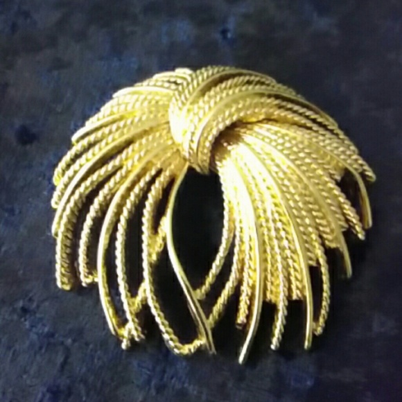 Monet Firework Pin - Picture 2 of 5