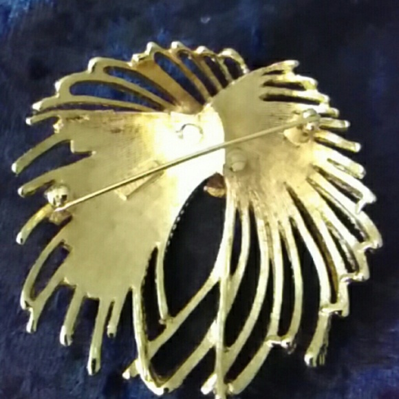 Monet Firework Pin - Picture 4 of 5