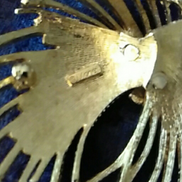 Monet Firework Pin - Picture 5 of 5