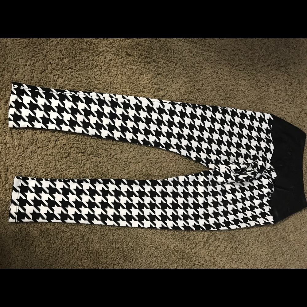 Black and white pant