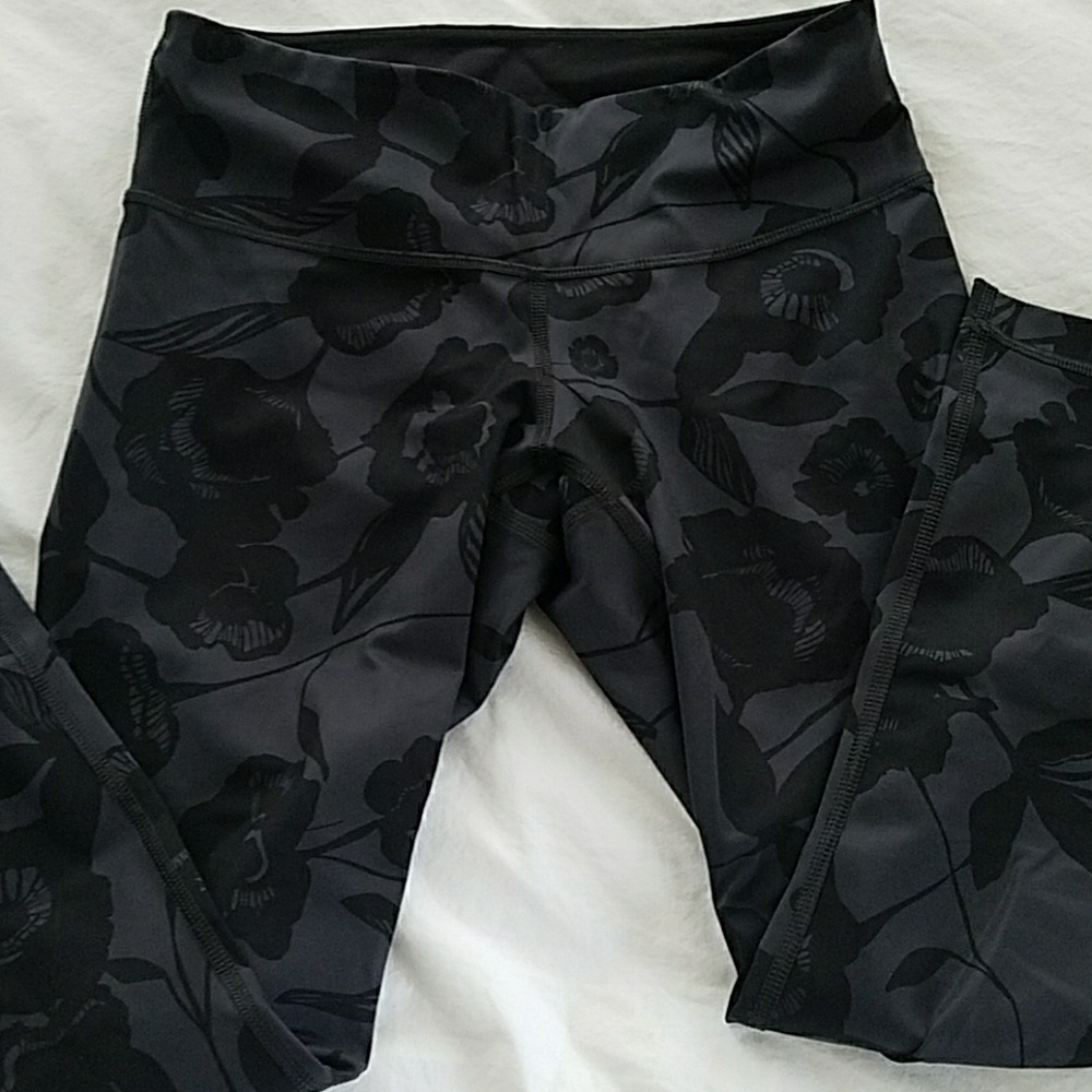 lululemon floral crops