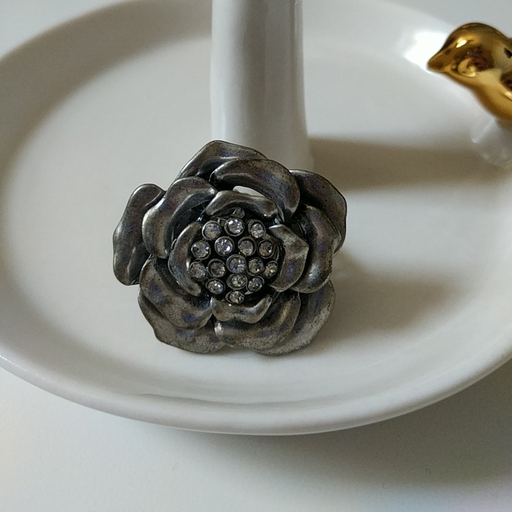 Silver statement flower ring