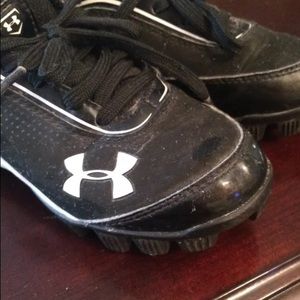 Youth Under Armour Baseball Cleats size 10