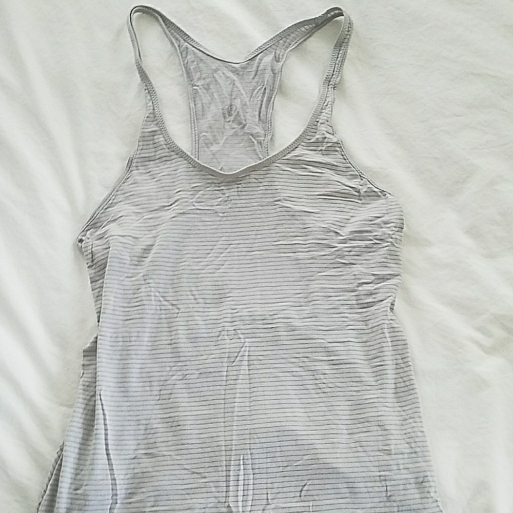 white lululemon tank