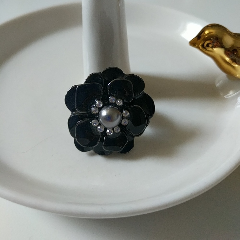 Black flower statement ring