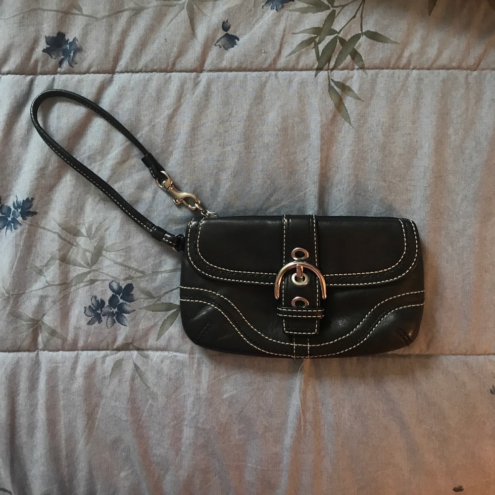 Coach wristlet (black)