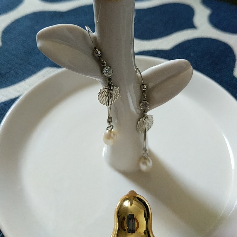 Silver Drop pearl and leaf earrings