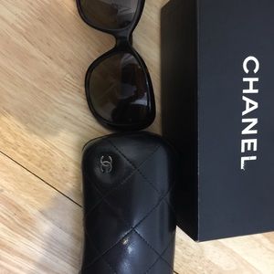 CHANEL AUTHENTIC camelia polarized sunglasses 5248