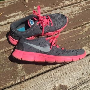 Women's Nike Tennis Shoes