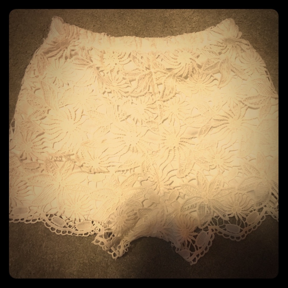 White lace shorts. NWT