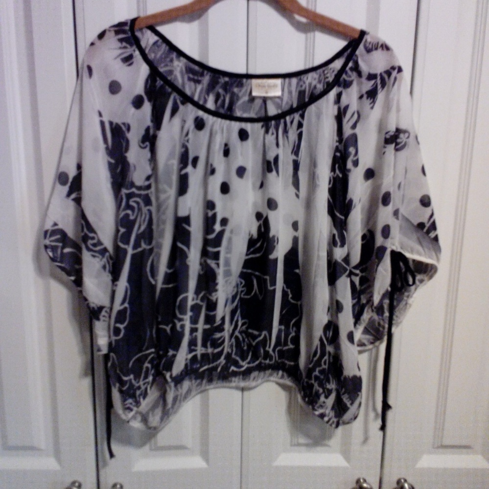 Black and White Top- M