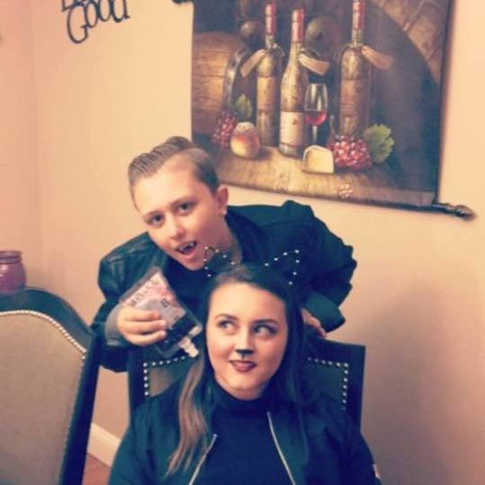 Meet your Posher, Dakota