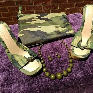 Camouflage Clogs