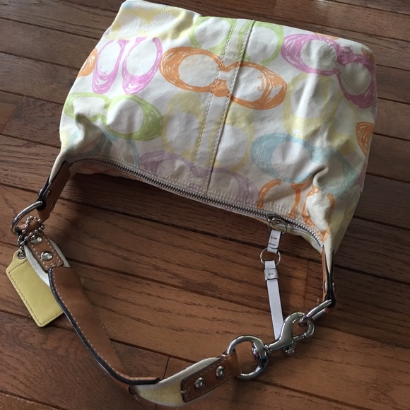 COACH pastel signature purse, authentic - Picture 2 of 8
