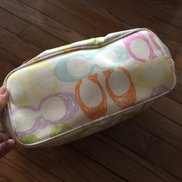 COACH pastel signature purse, authentic - Picture 3 of 8