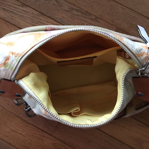 COACH pastel signature purse, authentic - Picture 5 of 8