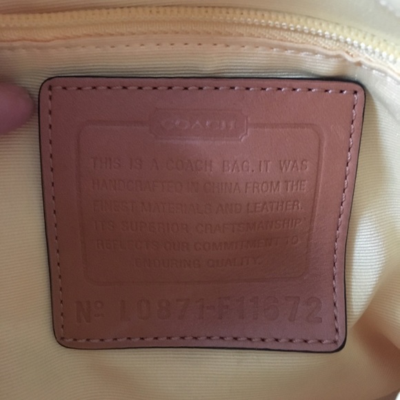COACH pastel signature purse, authentic - Picture 6 of 8