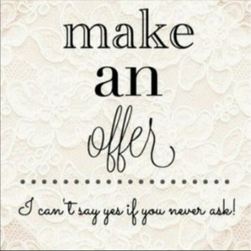 MAKE ME AN OFFER👚👙👛👒