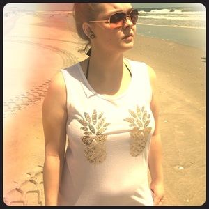 PINK Tank Pineapples with Sunglasses