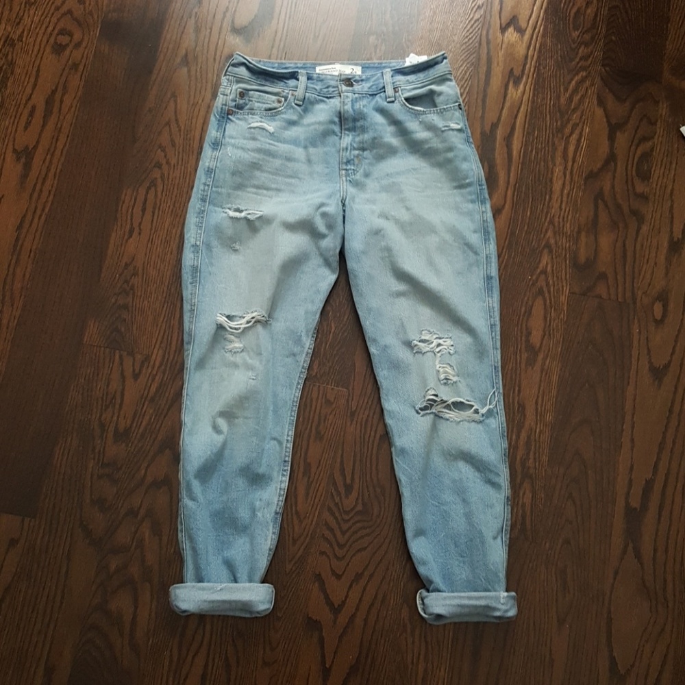 Abercrombie high rise girlfriend jean size 2