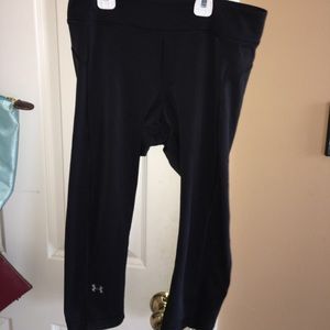 Under Armour Crop leggings MAKE OFFERS